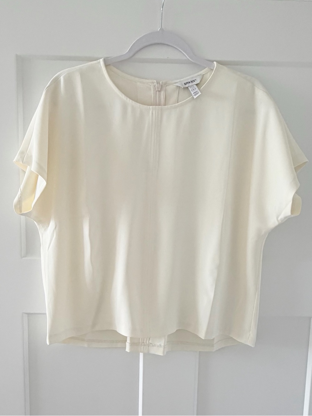 SPANX CarryOn Tee Color Linen Size Medium New Retail $98